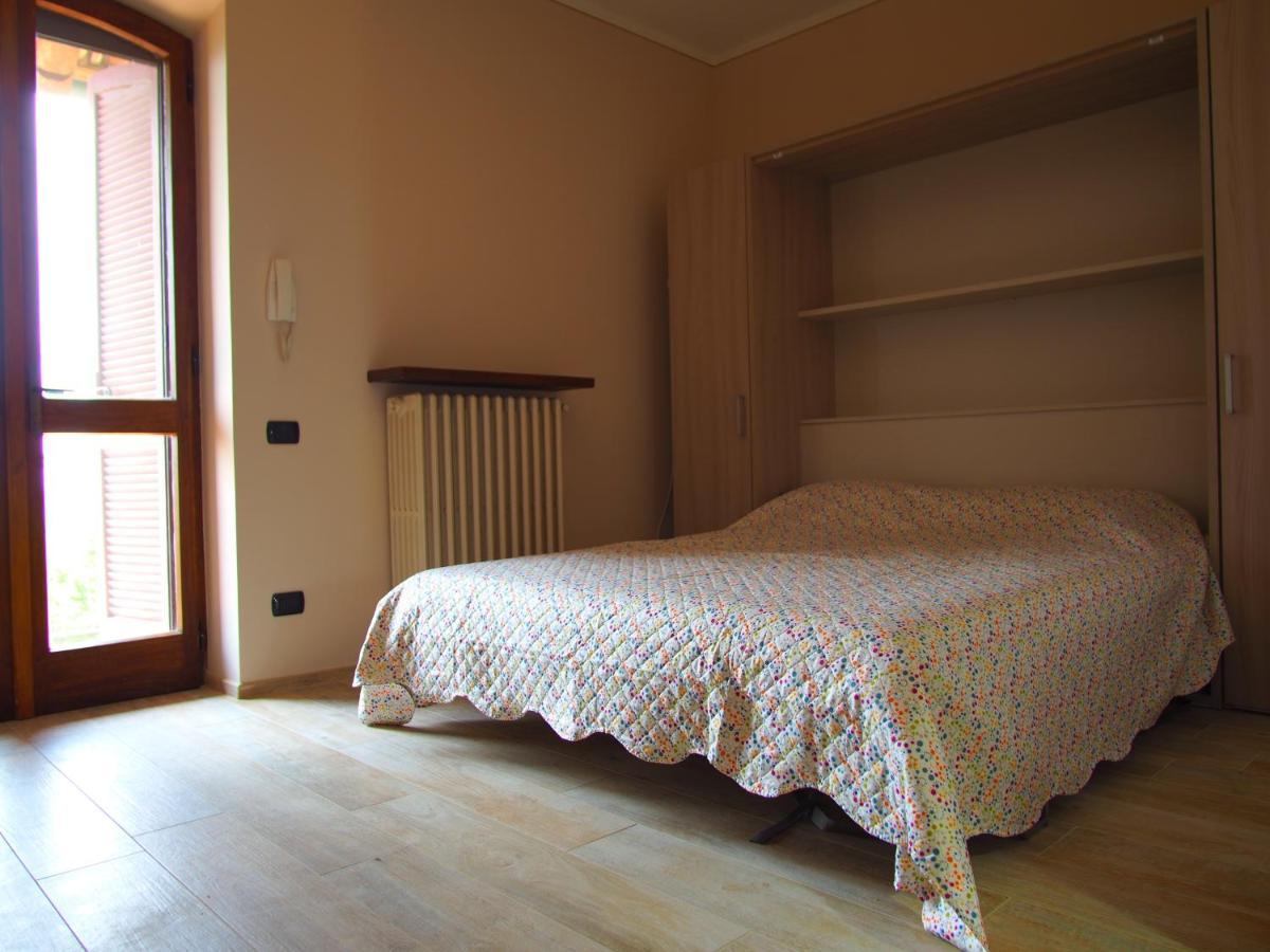 La Vigna Del Parroco Apartment Verduno Bagian luar foto