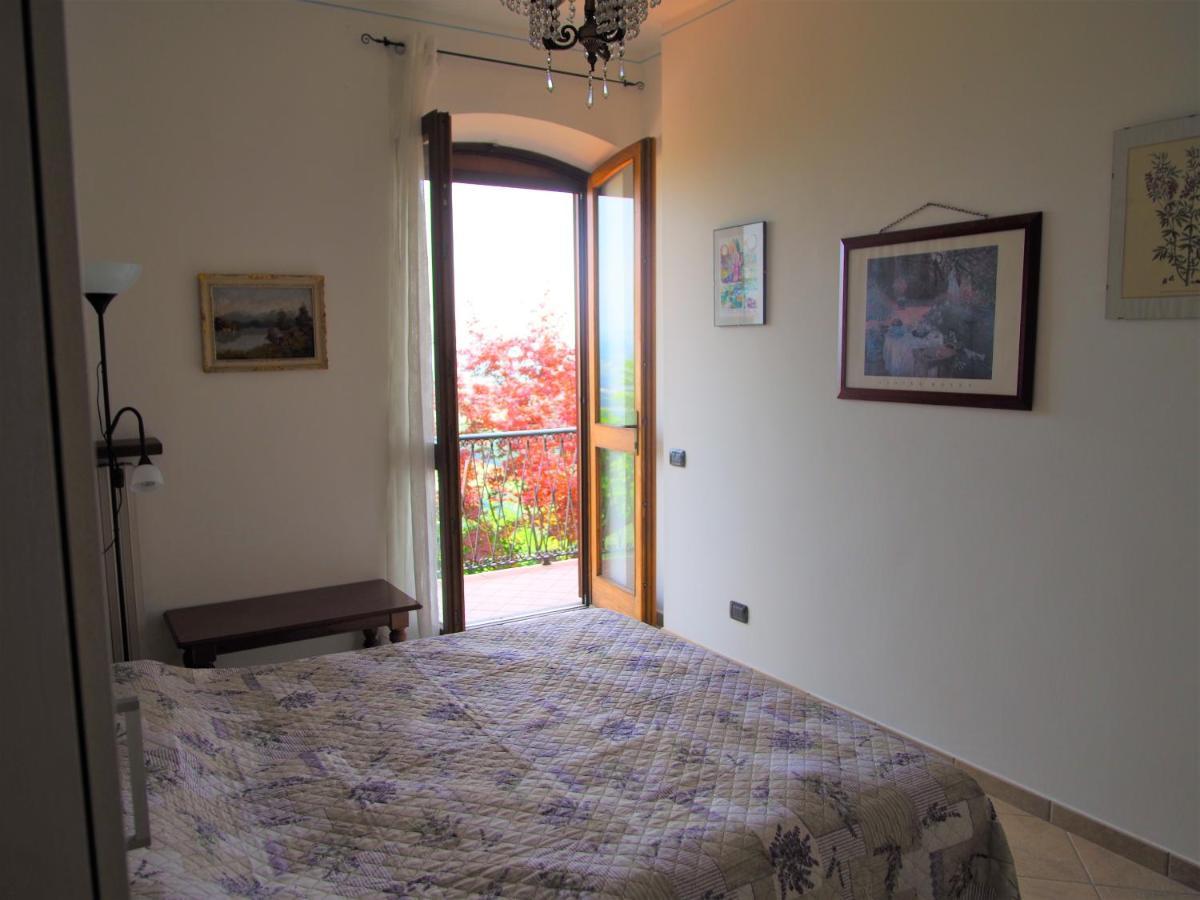 La Vigna Del Parroco Apartment Verduno Bagian luar foto