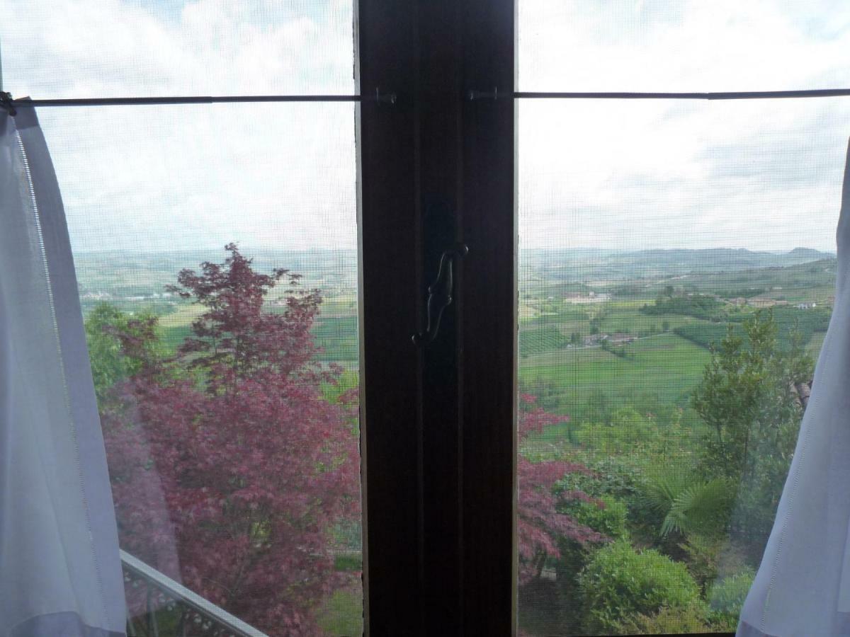 La Vigna Del Parroco Apartment Verduno Bagian luar foto